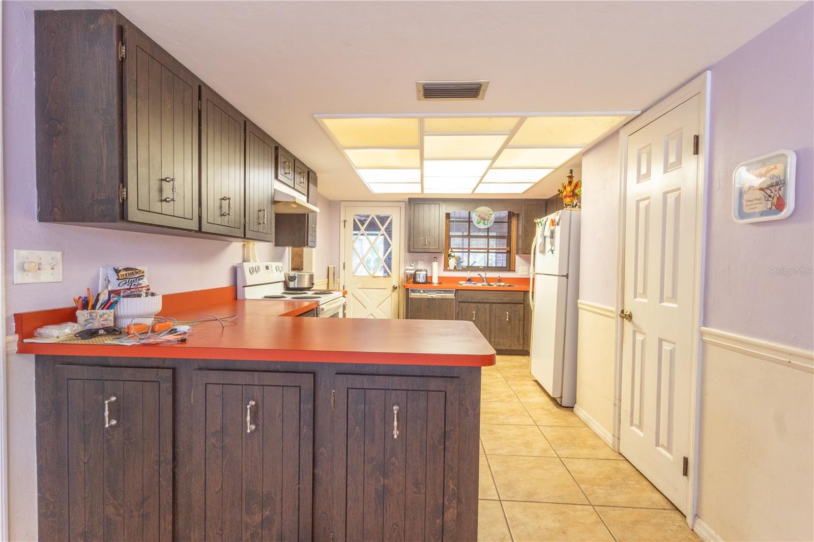 Listing photo id 9 for 2641 45th Street