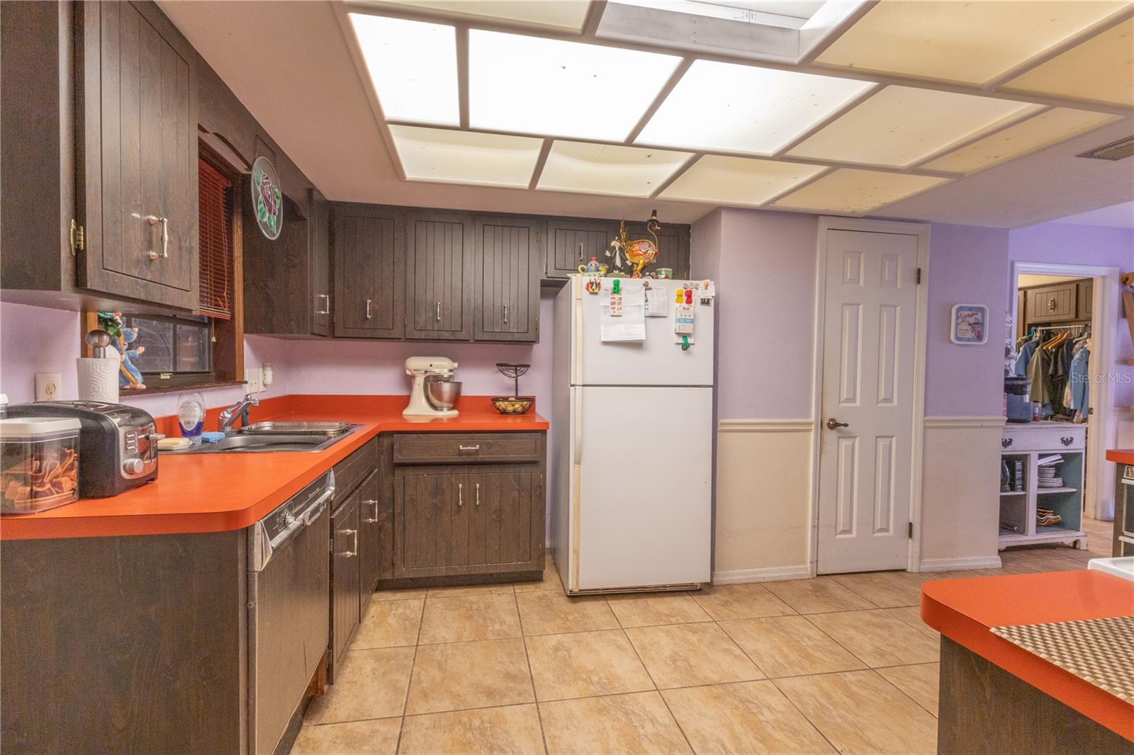 Listing photo id 10 for 2641 45th Street