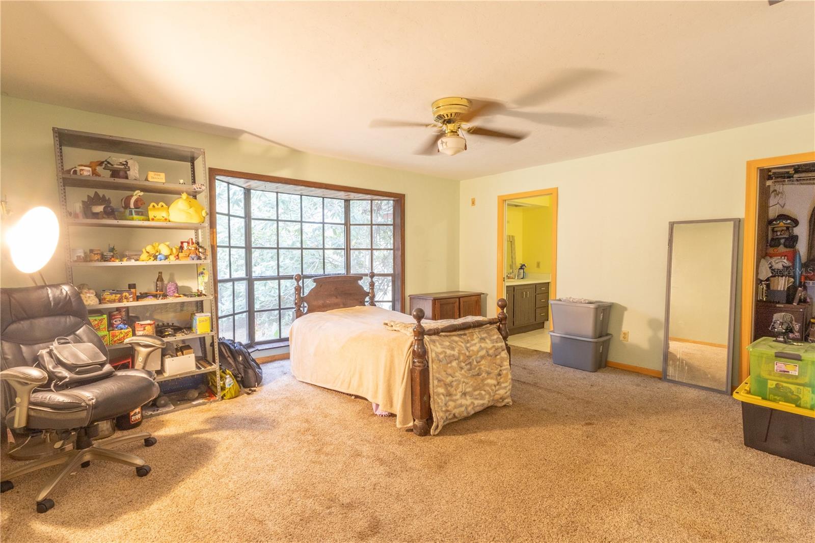 Listing photo id 13 for 2641 45th Street