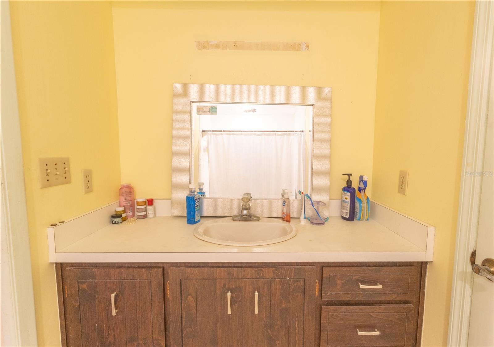 Listing photo id 15 for 2641 45th Street