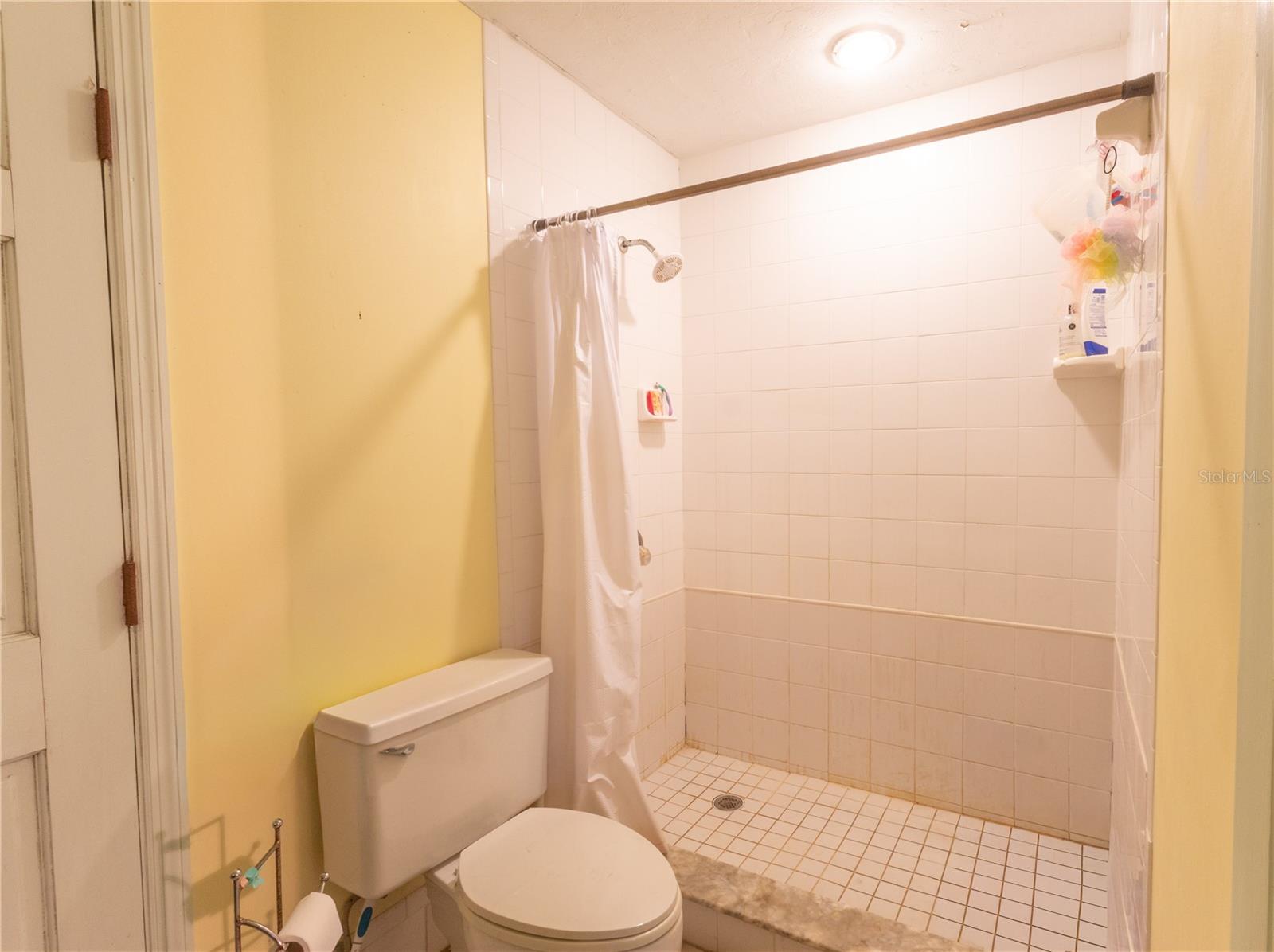 Listing photo id 16 for 2641 45th Street