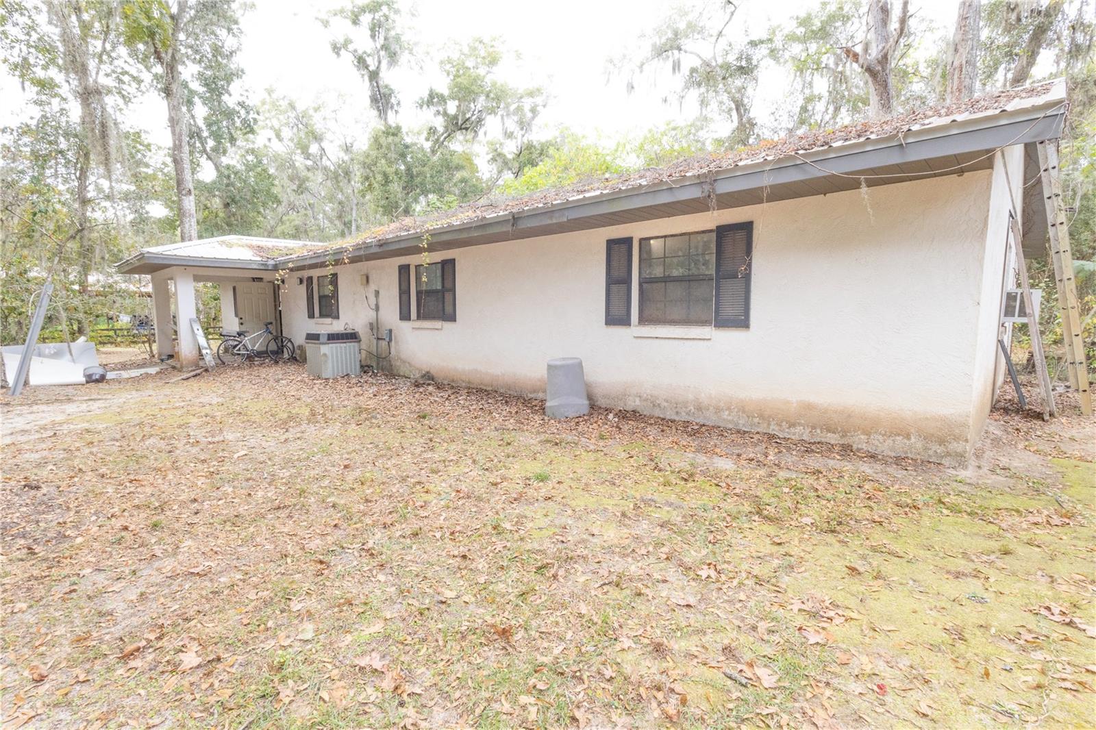 Listing photo id 21 for 2641 45th Street