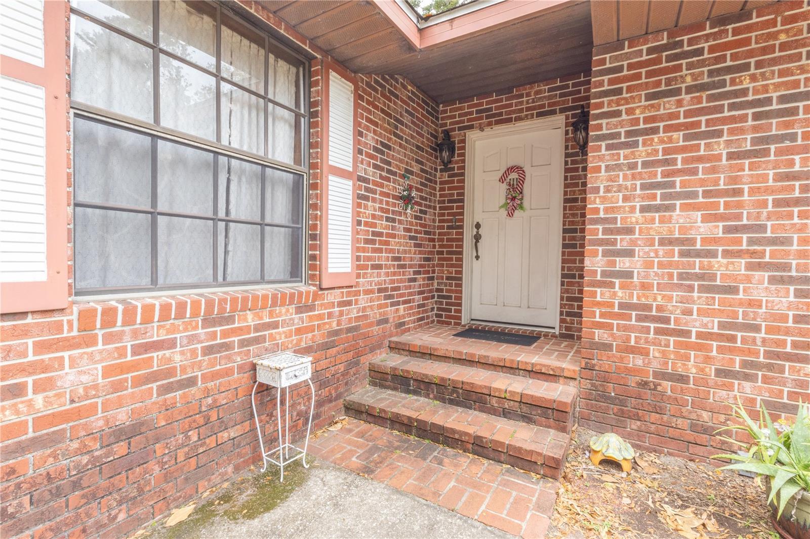 Listing photo id 2 for 2641 45th Street