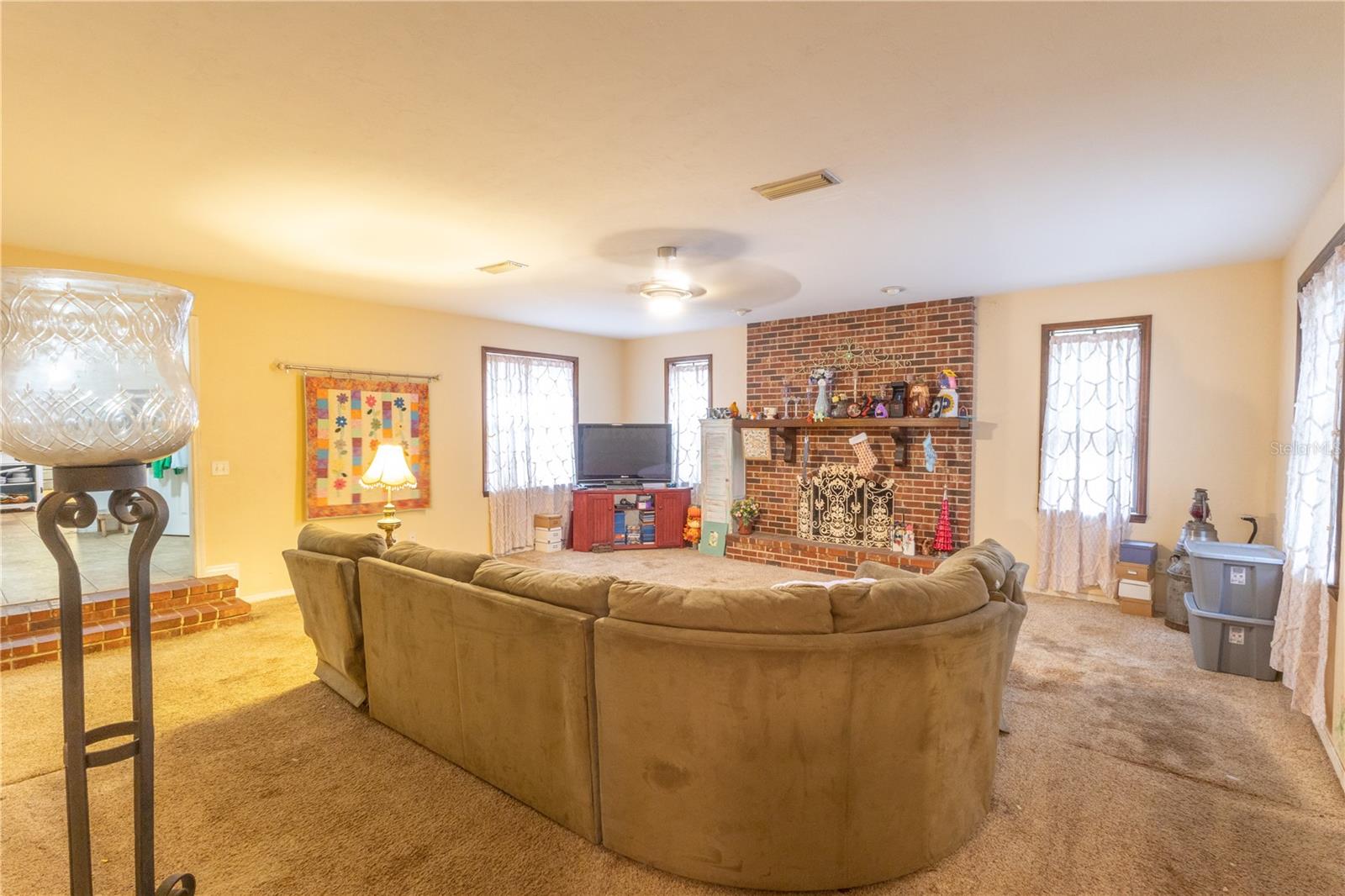 Listing photo id 6 for 2641 45th Street