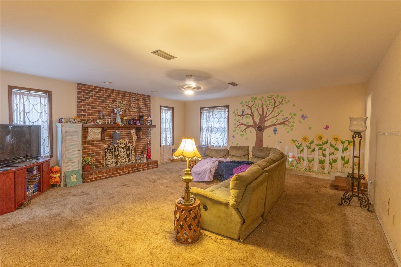 Listing photo id 7 for 2641 45th Street