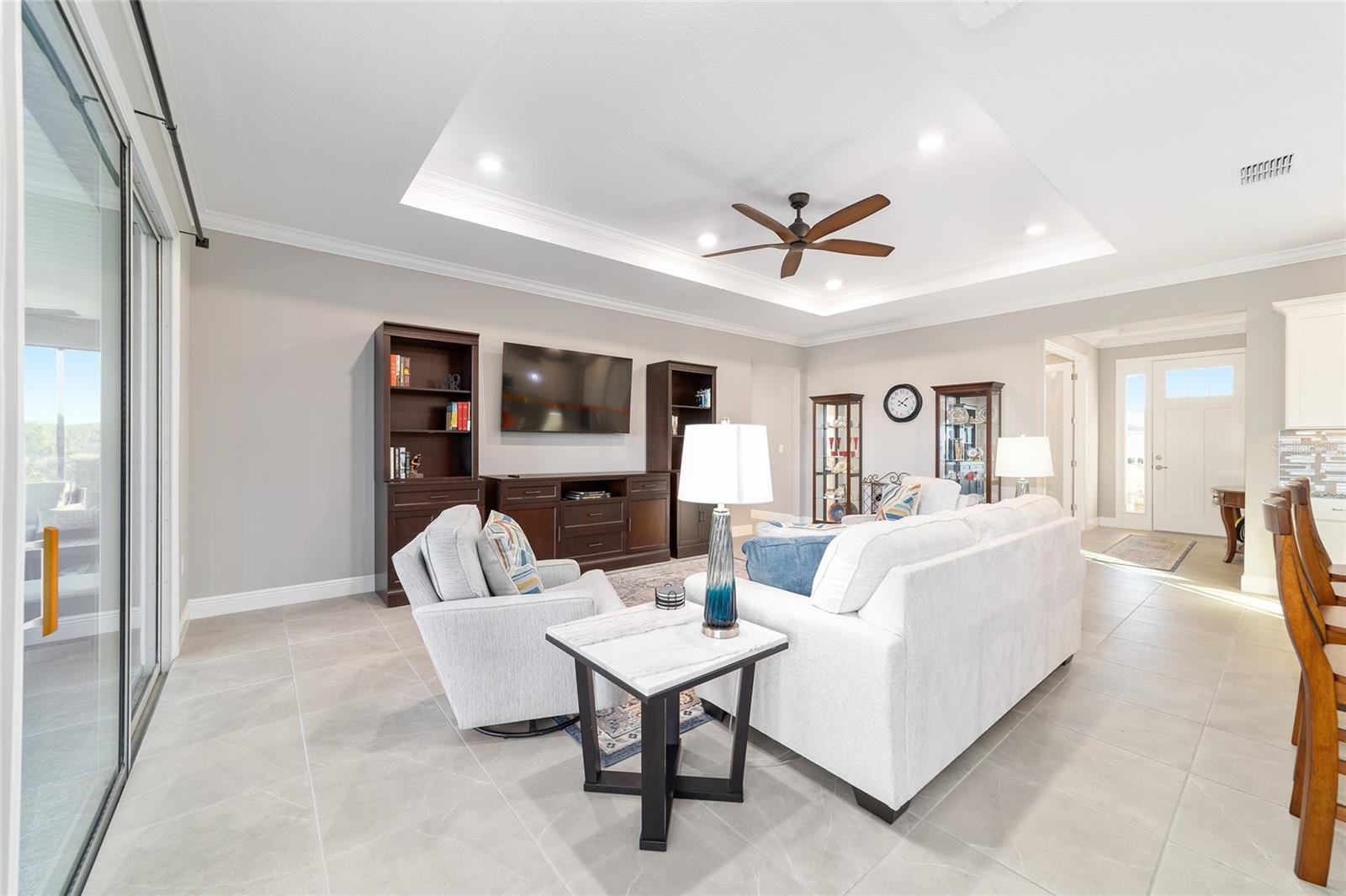 Image 19 of 67 For 10318 96th Loop