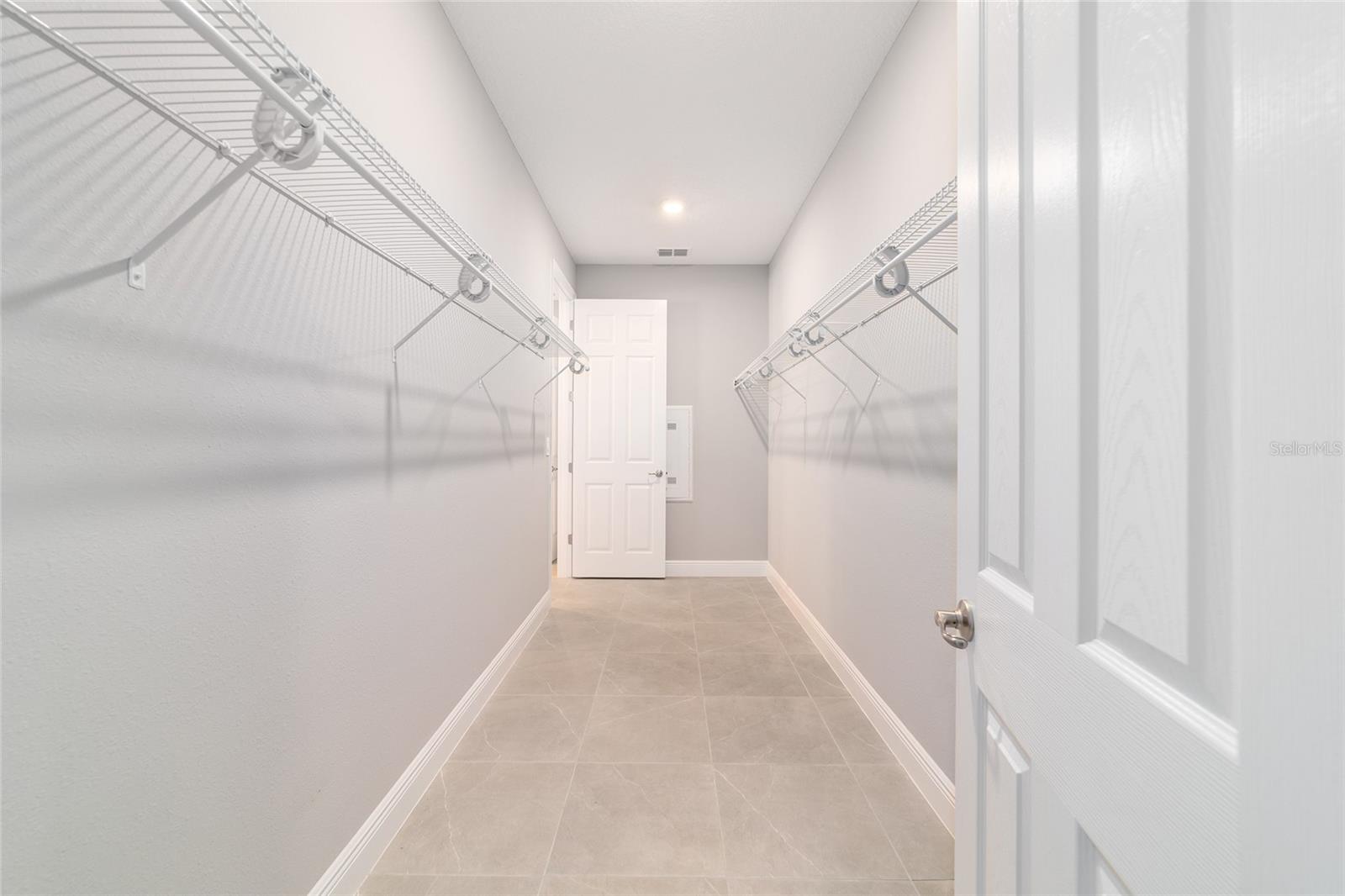 Image 43 of 67 For 10318 96th Loop