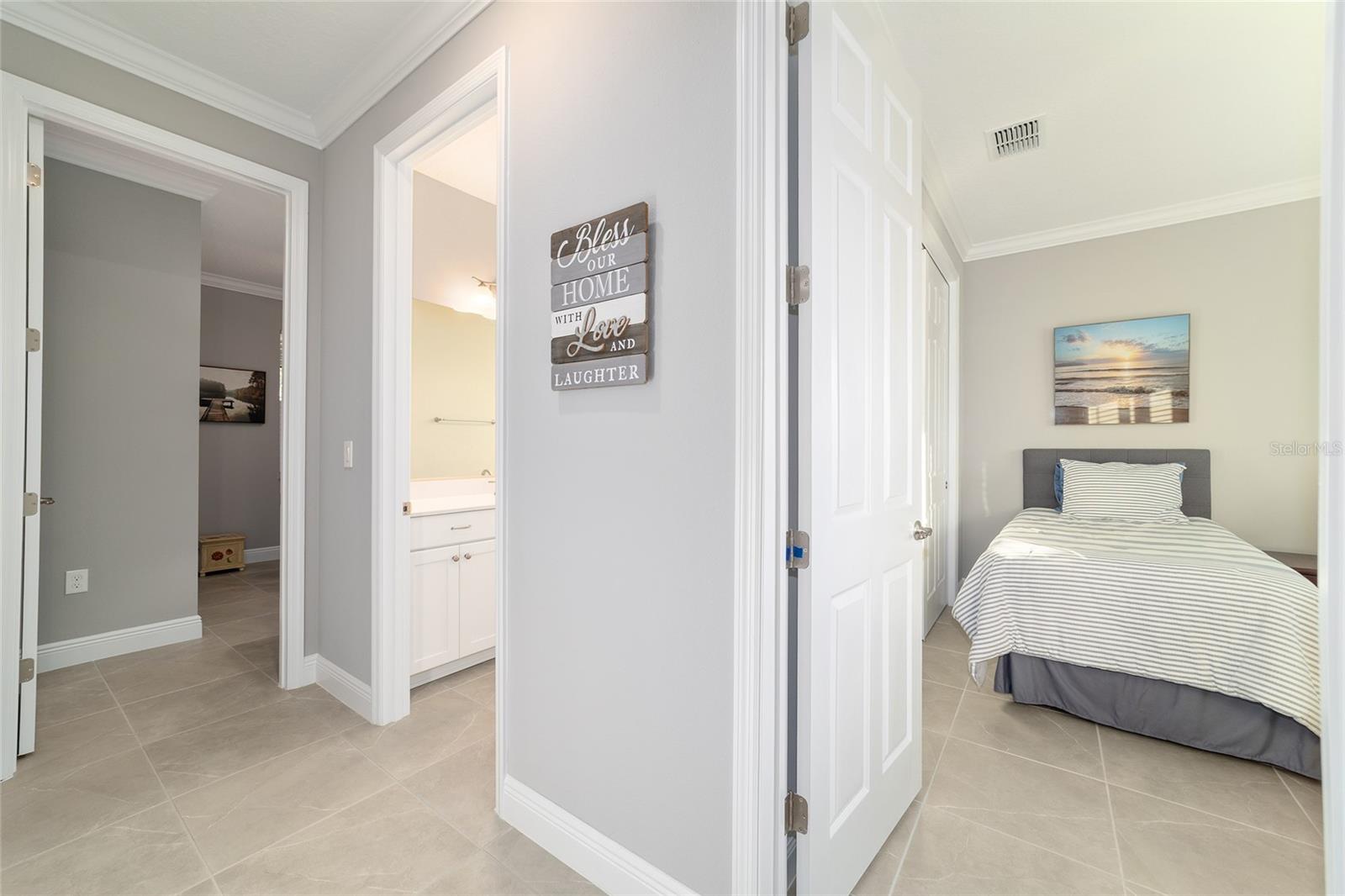 Image 44 of 67 For 10318 96th Loop