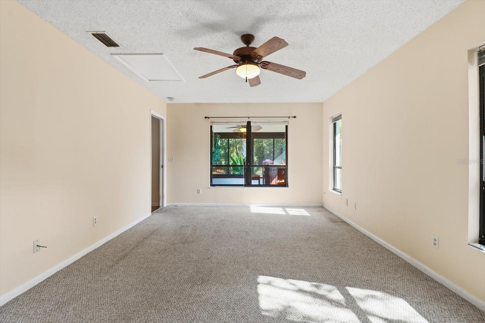 Image 17 of 34 For 98 Sycamore Circle