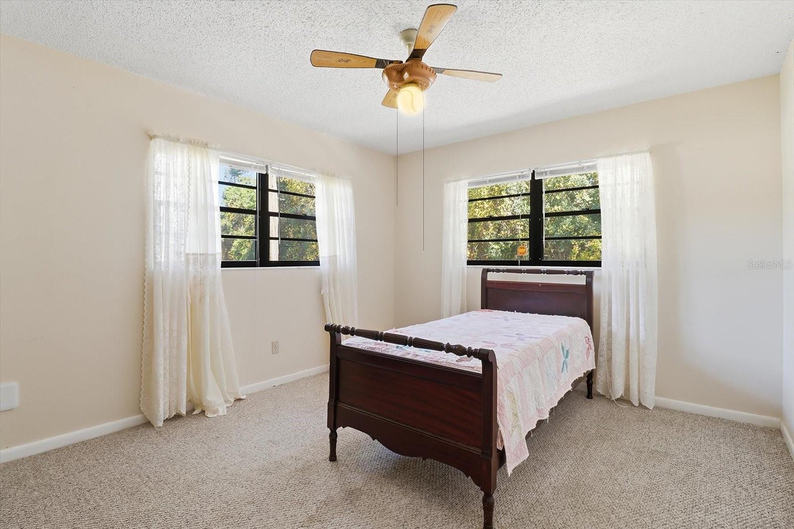 Image 19 of 34 For 98 Sycamore Circle