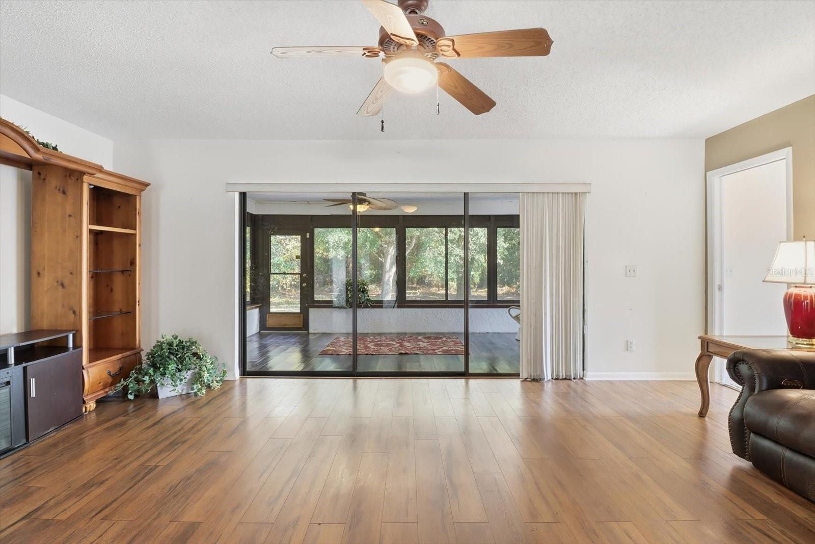 Image 8 of 34 For 98 Sycamore Circle