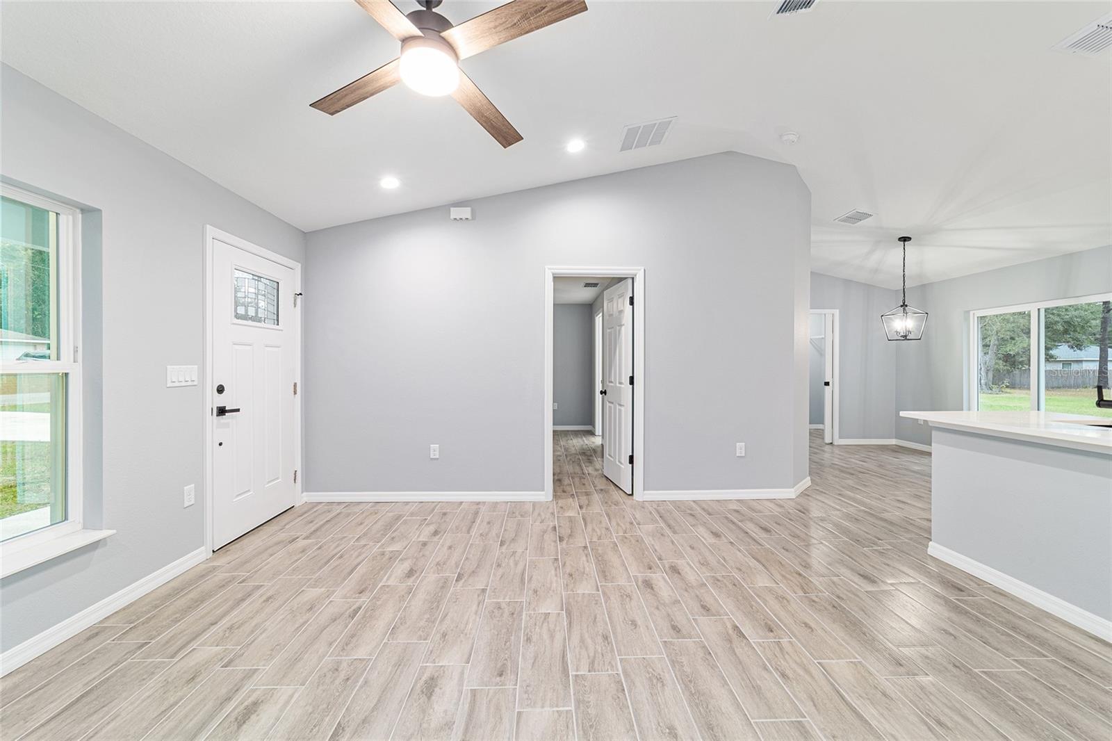 Image 21 of 47 For 4919 61st Court