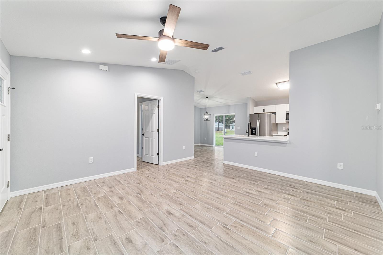 Image 22 of 47 For 4919 61st Court