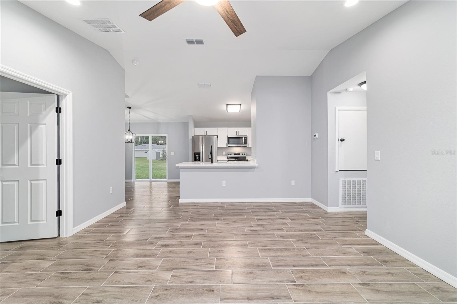 Image 23 of 47 For 4919 61st Court