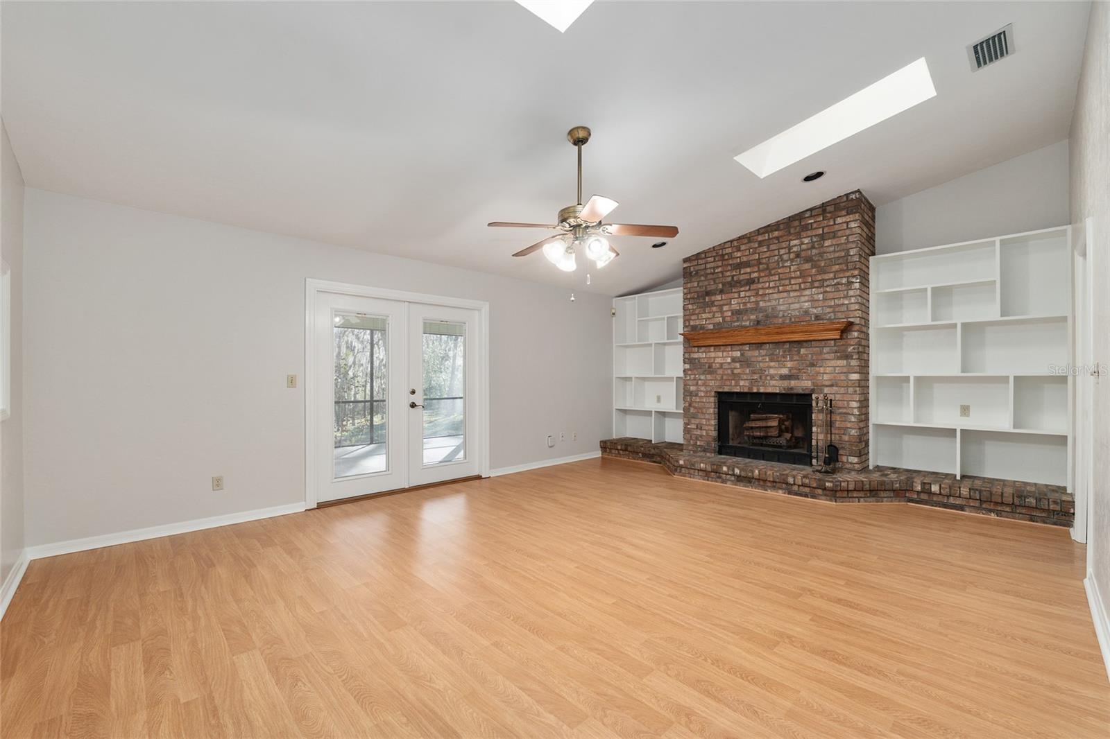 Image 17 of 64 For 10123 2nd Place