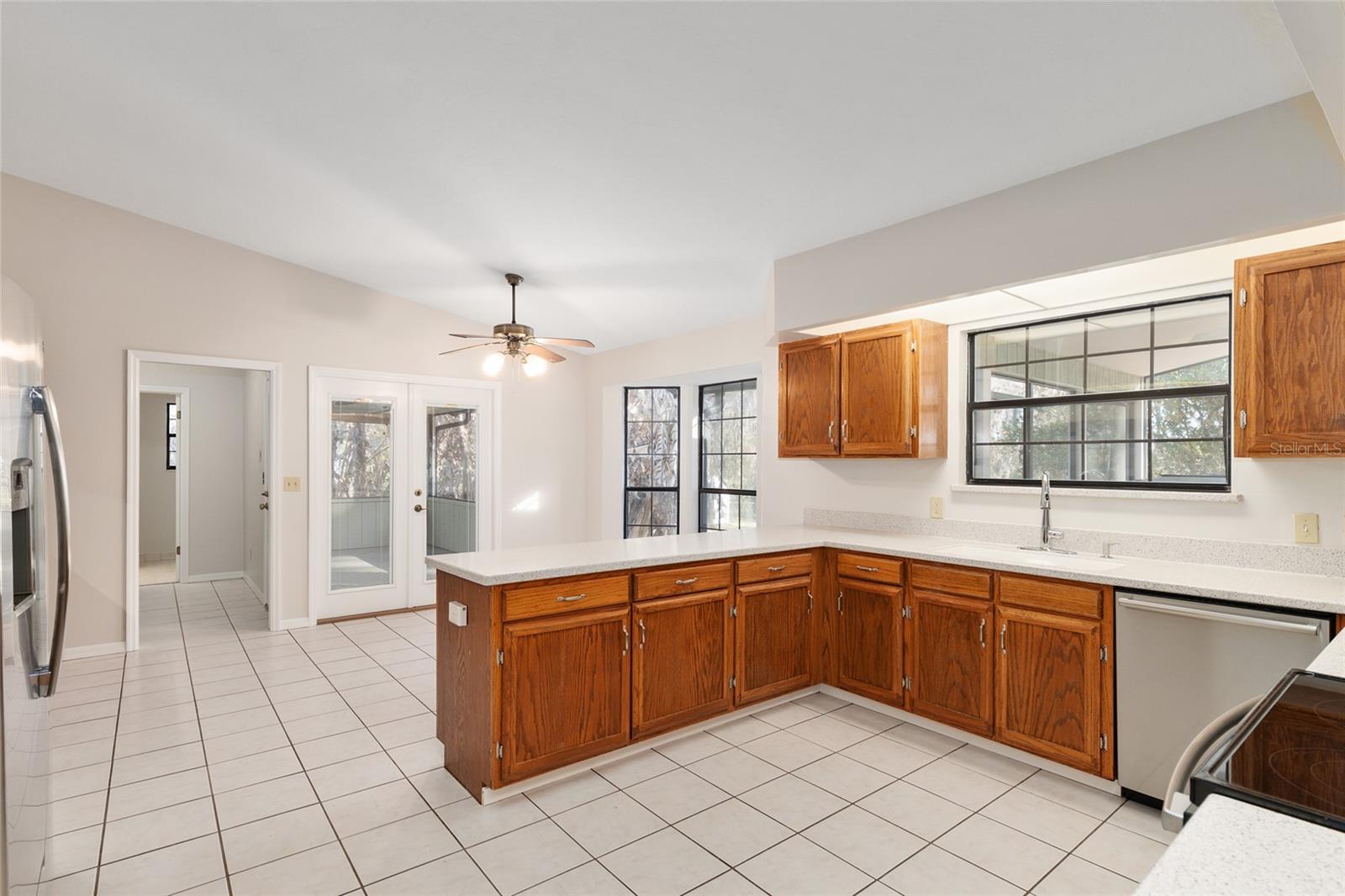 Image 19 of 64 For 10123 2nd Place