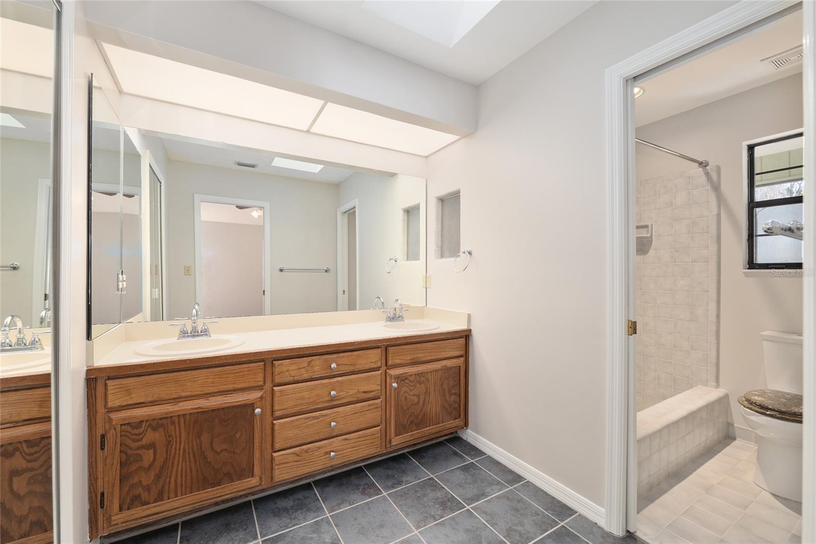 Image 34 of 64 For 10123 2nd Place