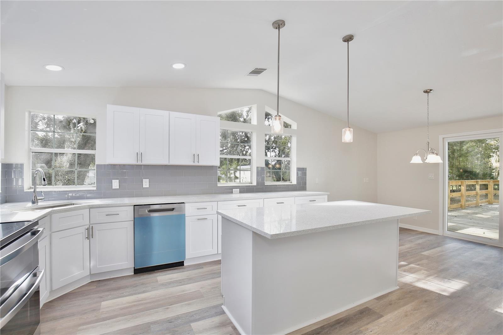 Image 10 of 44 For 15330 Apache Pass