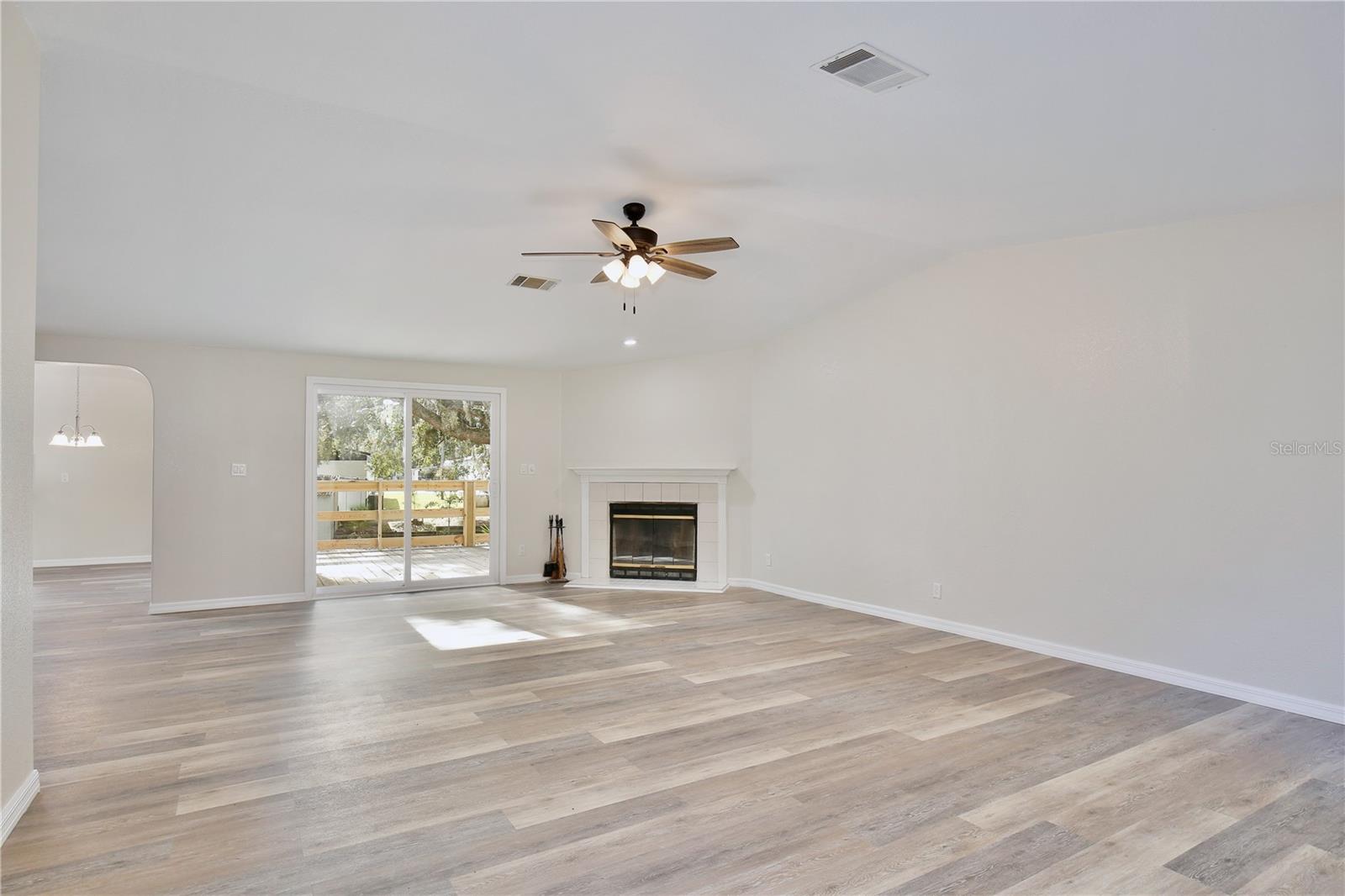 Image 14 of 44 For 15330 Apache Pass