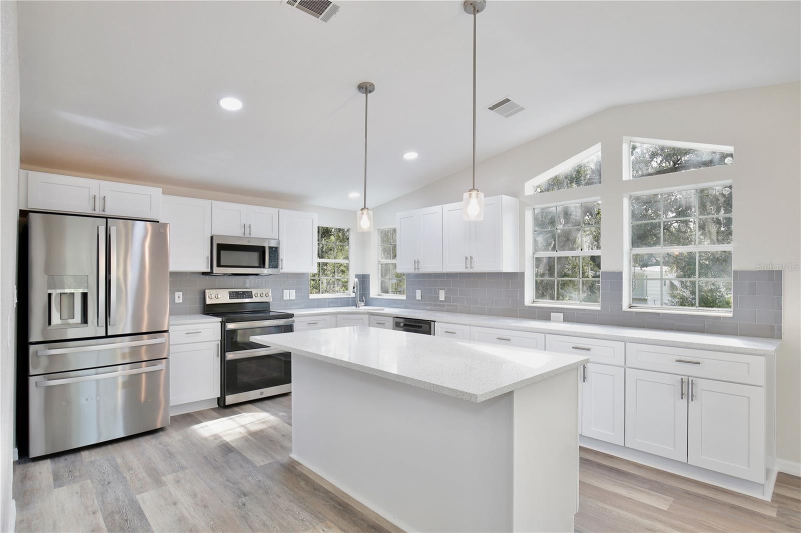 Image 8 of 44 For 15330 Apache Pass