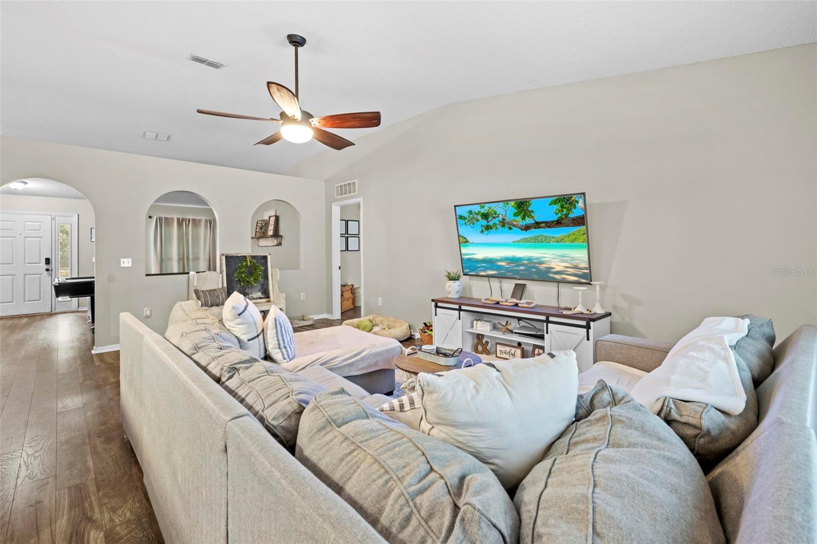 Image 15 of 65 For 880 Rum Place