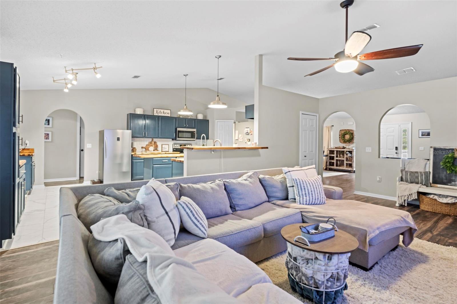 Image 17 of 65 For 880 Rum Place