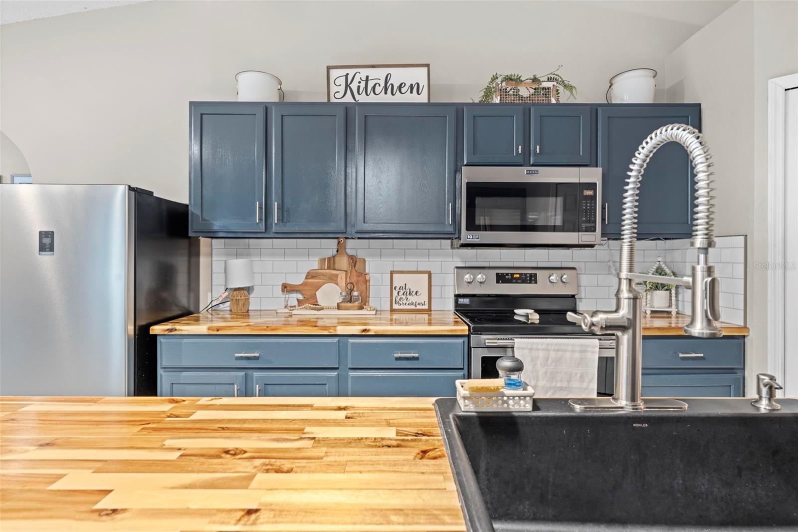 Image 25 of 65 For 880 Rum Place