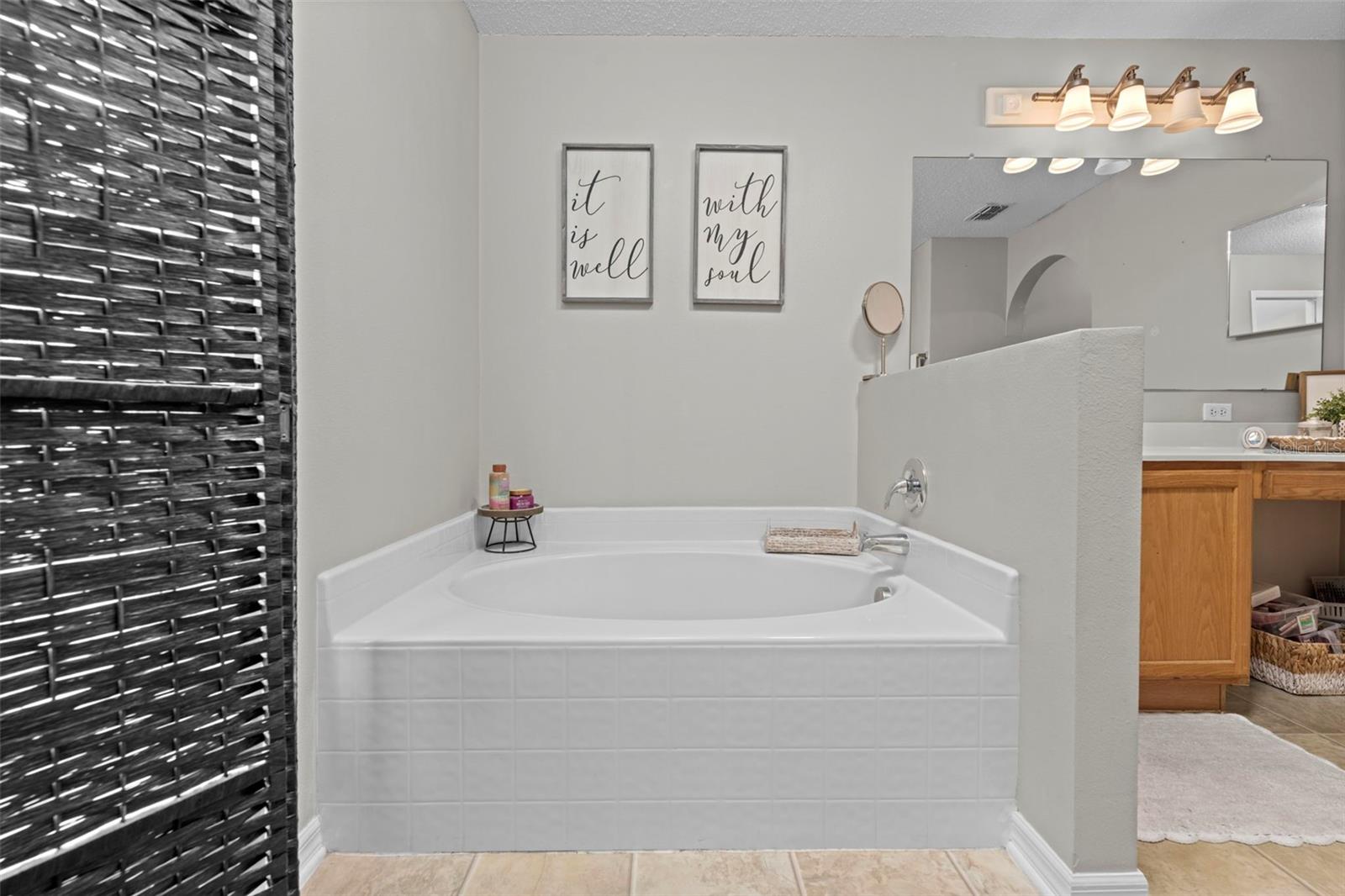 Image 35 of 65 For 880 Rum Place