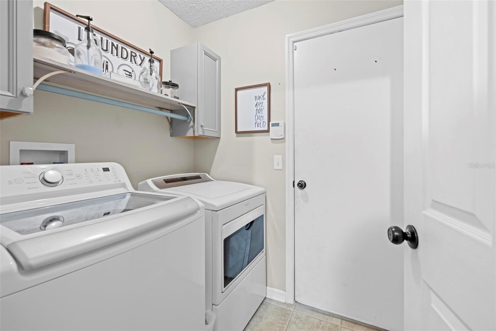 Image 47 of 65 For 880 Rum Place