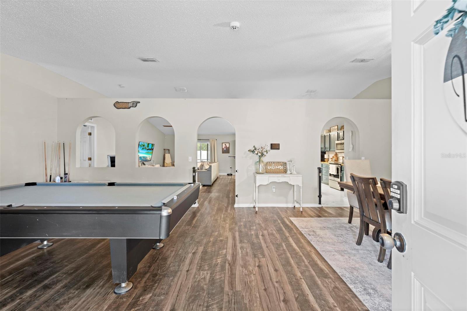 Image 5 of 65 For 880 Rum Place