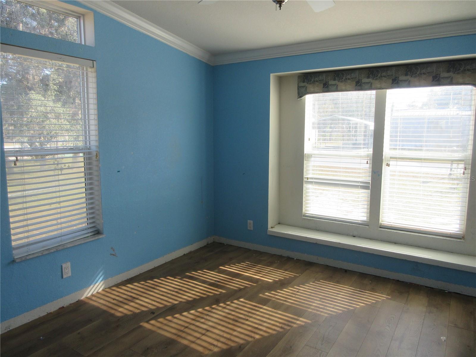 Image 31 of 100 For 18415 58th Place