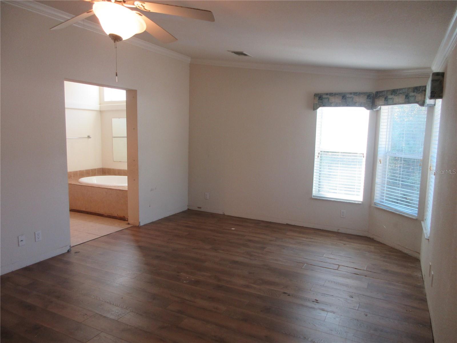 Image 50 of 100 For 18415 58th Place