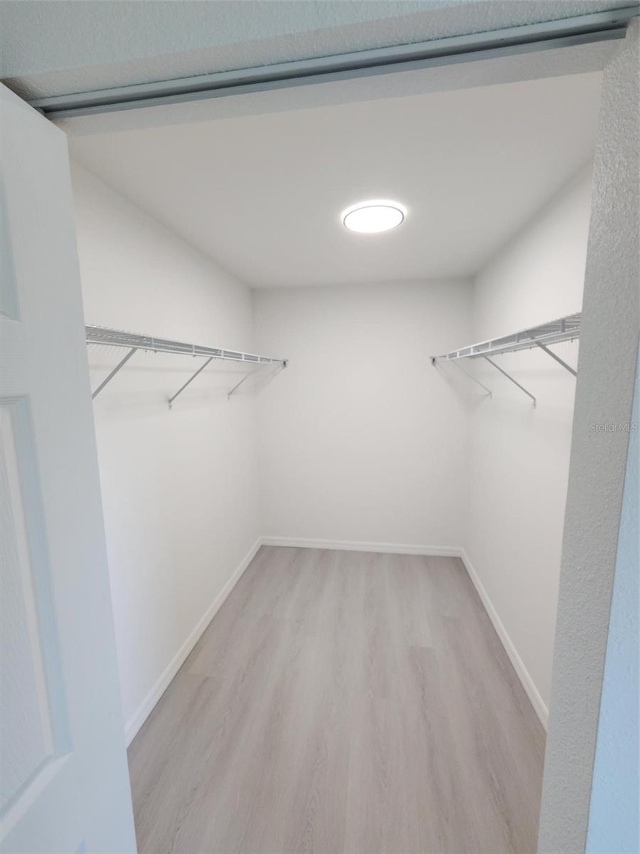 Image 12 of 35 For 11370 123rd Avenue