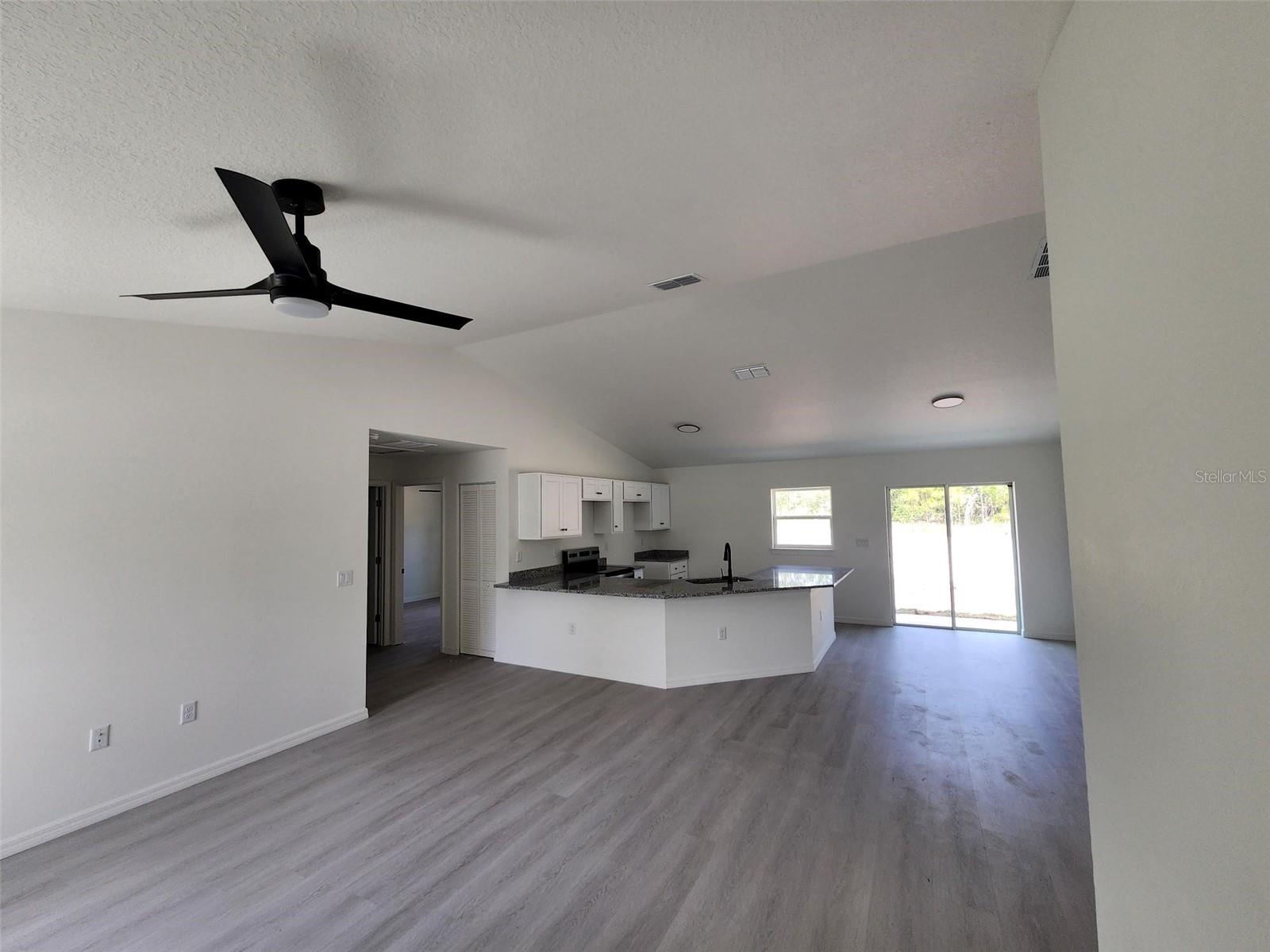 Image 2 of 35 For 11370 123rd Avenue