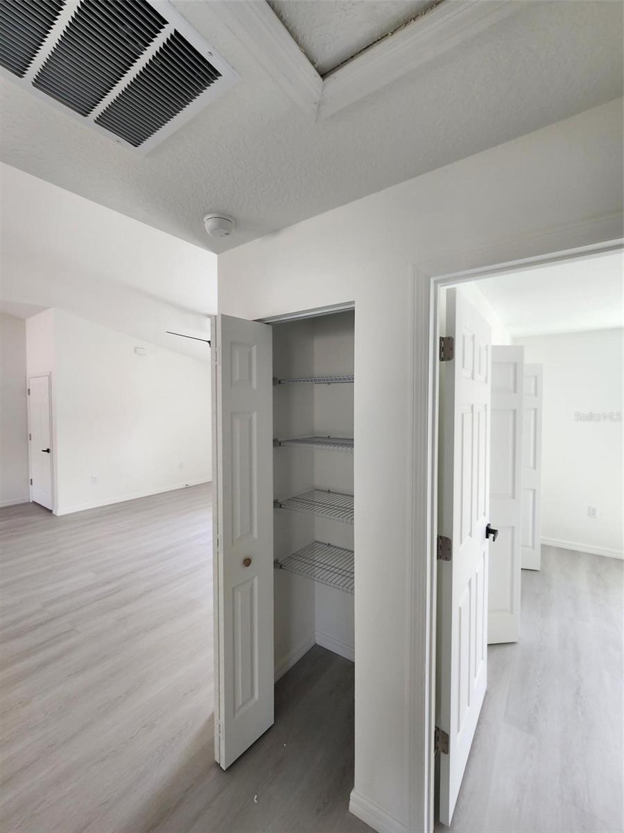 Image 9 of 35 For 11370 123rd Avenue