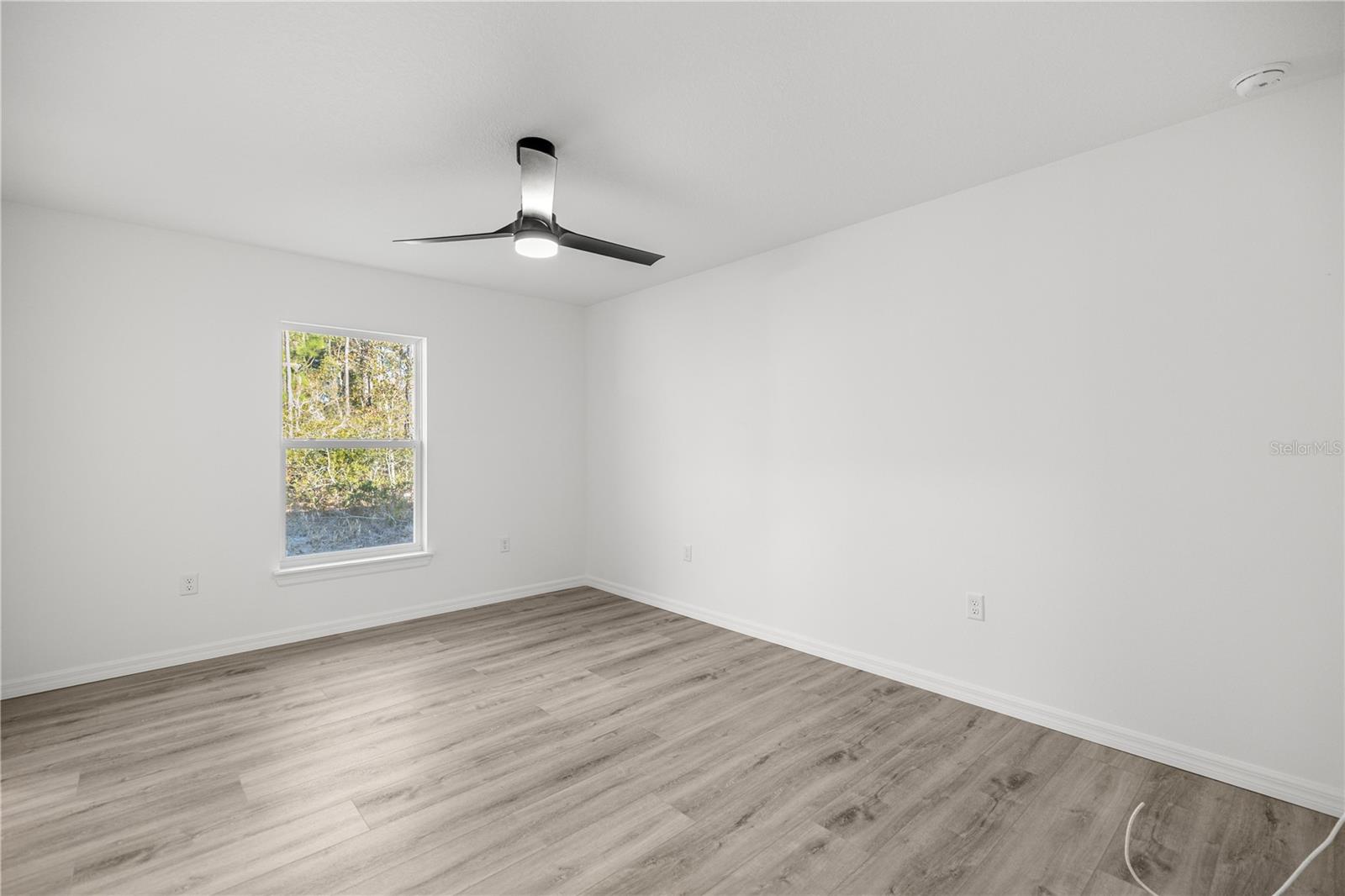 Image 10 of 28 For 11380 123rd Avenue