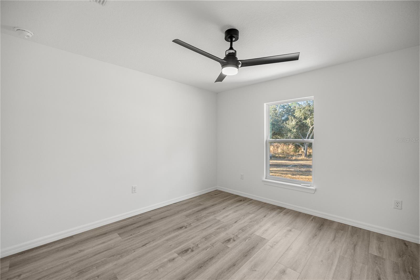 Image 17 of 28 For 11380 123rd Avenue