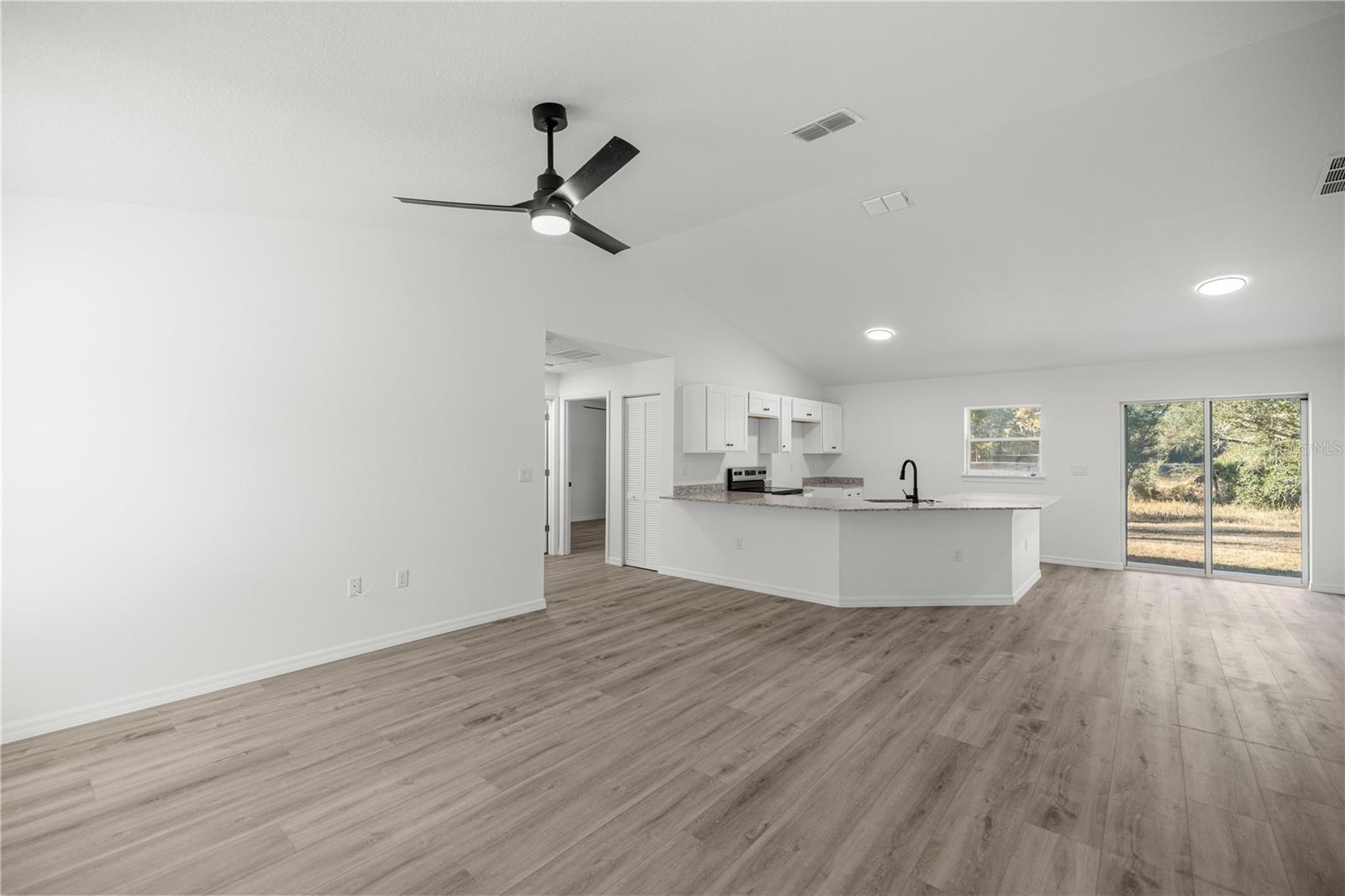 Image 6 of 28 For 11380 123rd Avenue