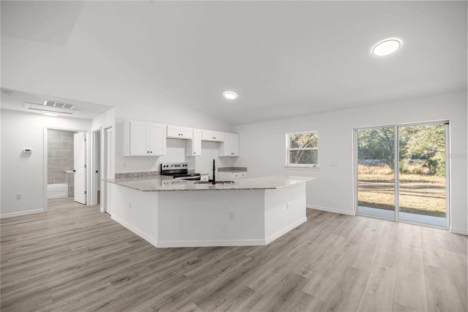 Image 8 of 28 For 11380 123rd Avenue