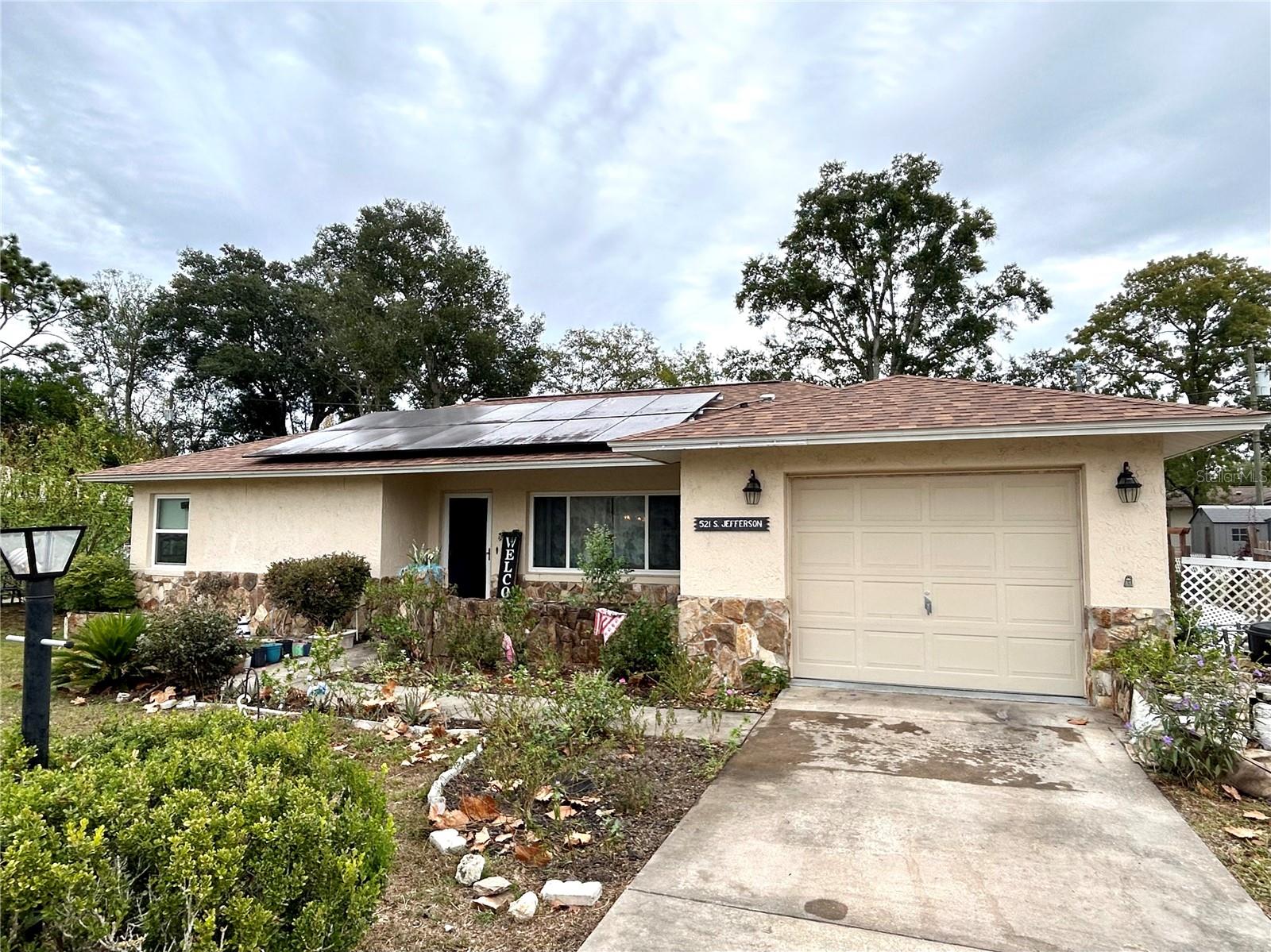 Image 2 of 38 For 521 Jefferson Street