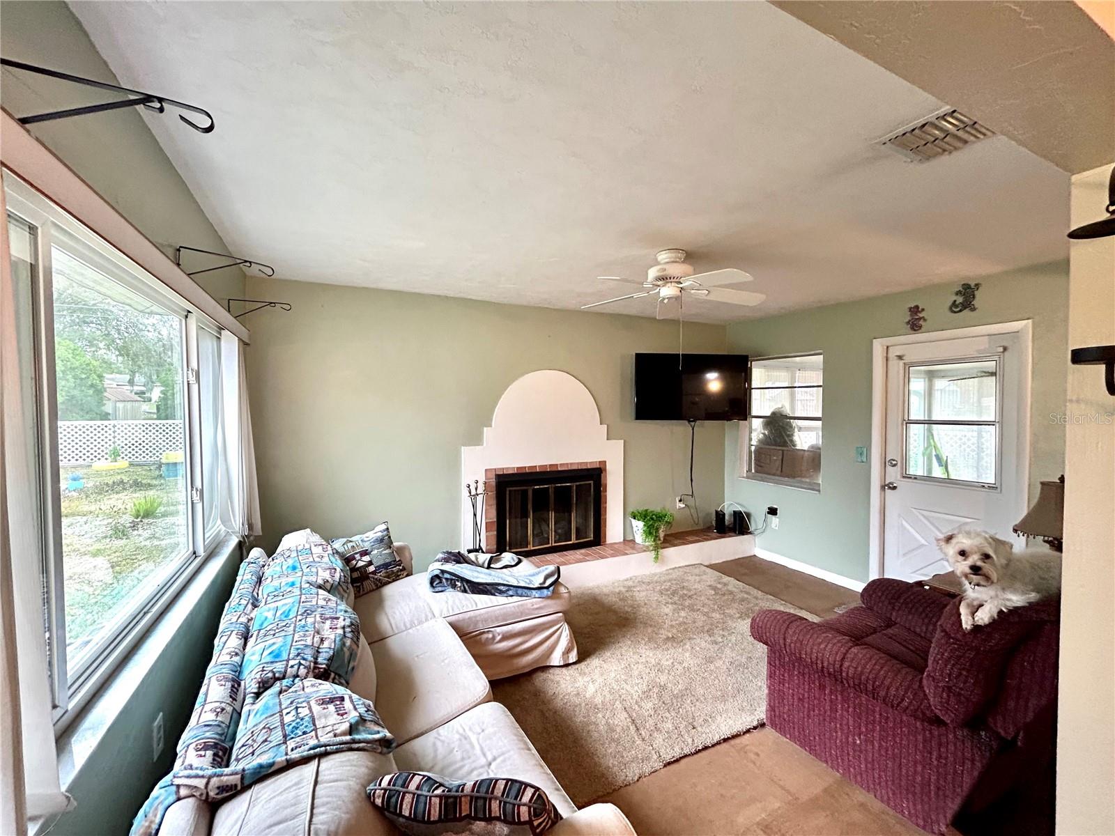 Image 21 of 38 For 521 Jefferson Street