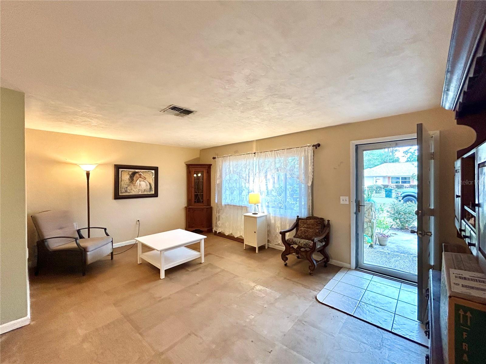 Image 5 of 38 For 521 Jefferson Street