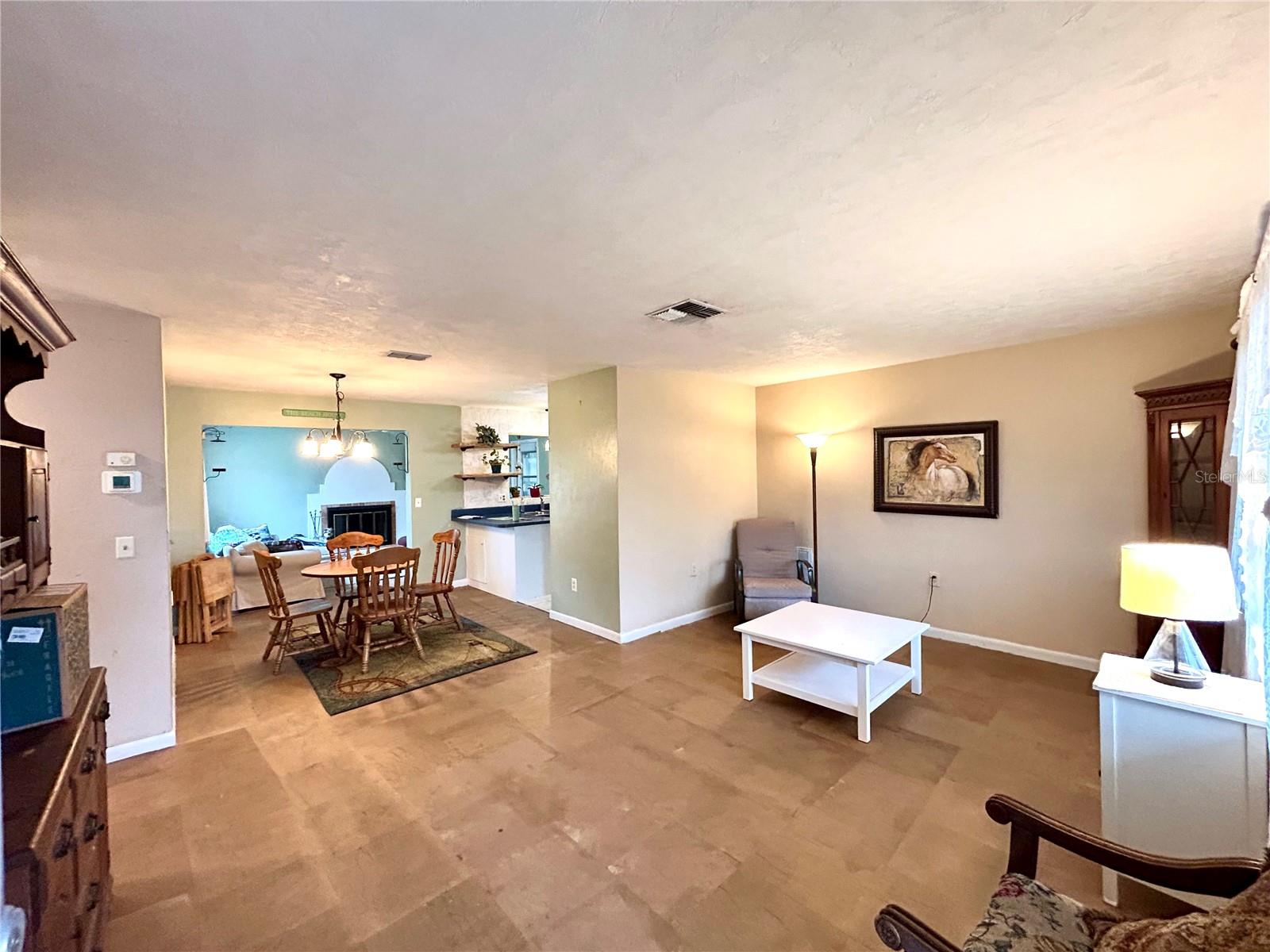 Image 6 of 38 For 521 Jefferson Street