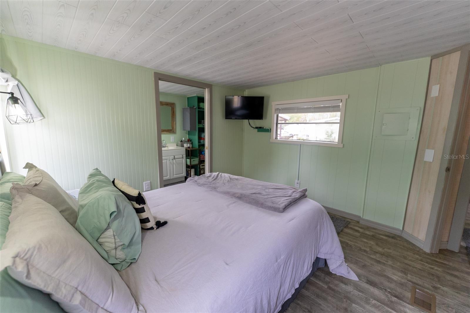 Image 21 of 63 For 21162 146th Place