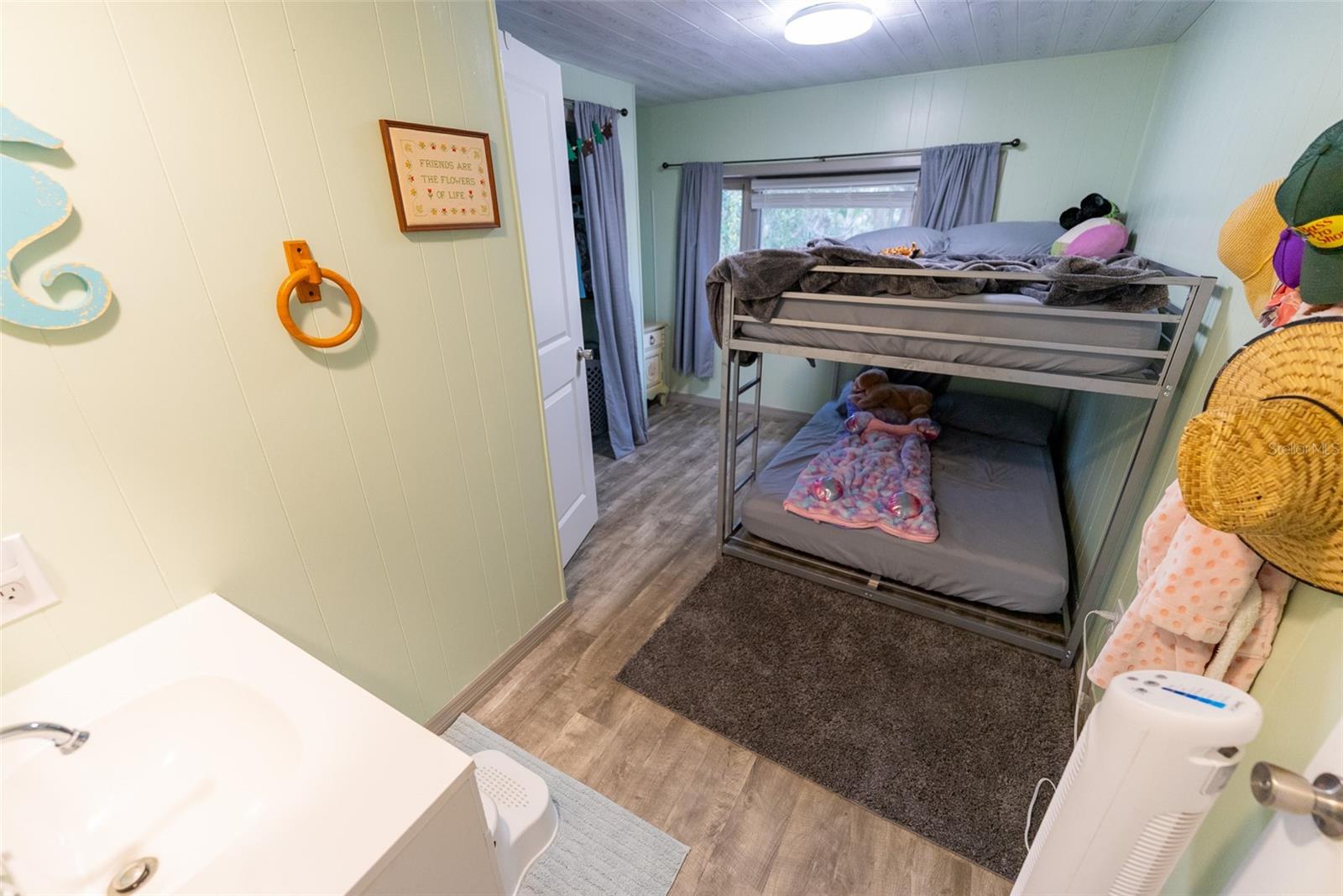 Image 27 of 63 For 21162 146th Place