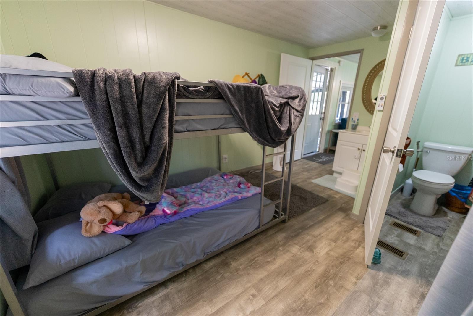 Image 28 of 63 For 21162 146th Place