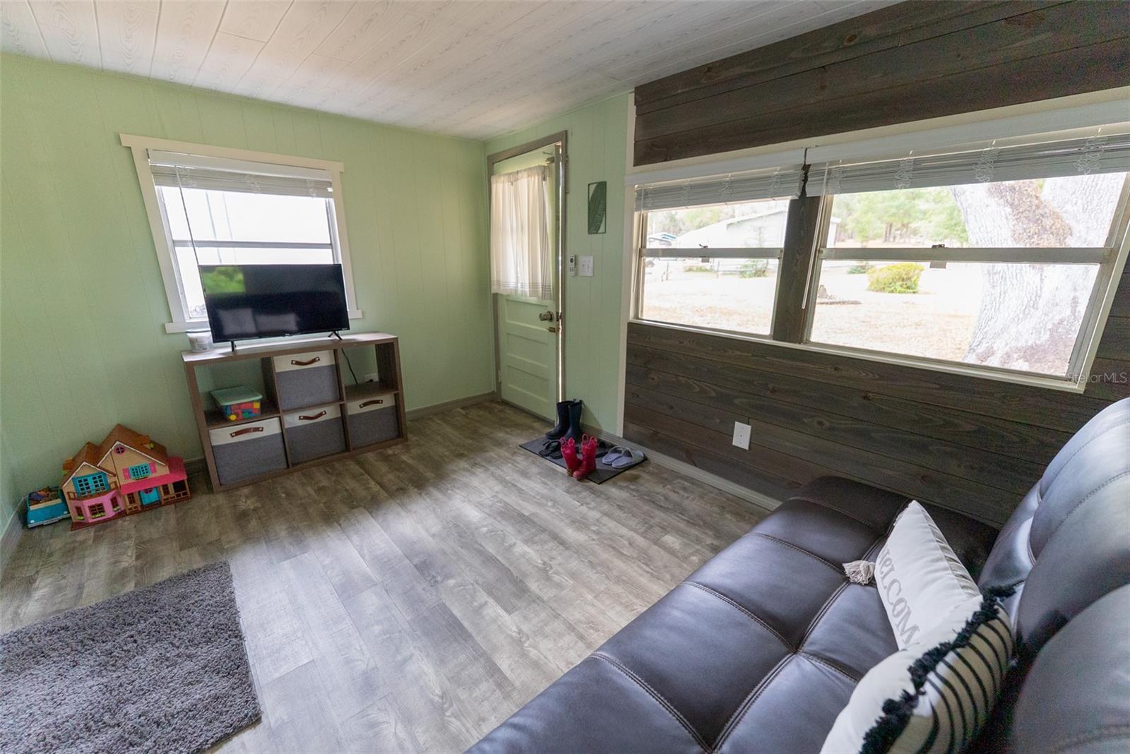 Image 7 of 63 For 21162 146th Place