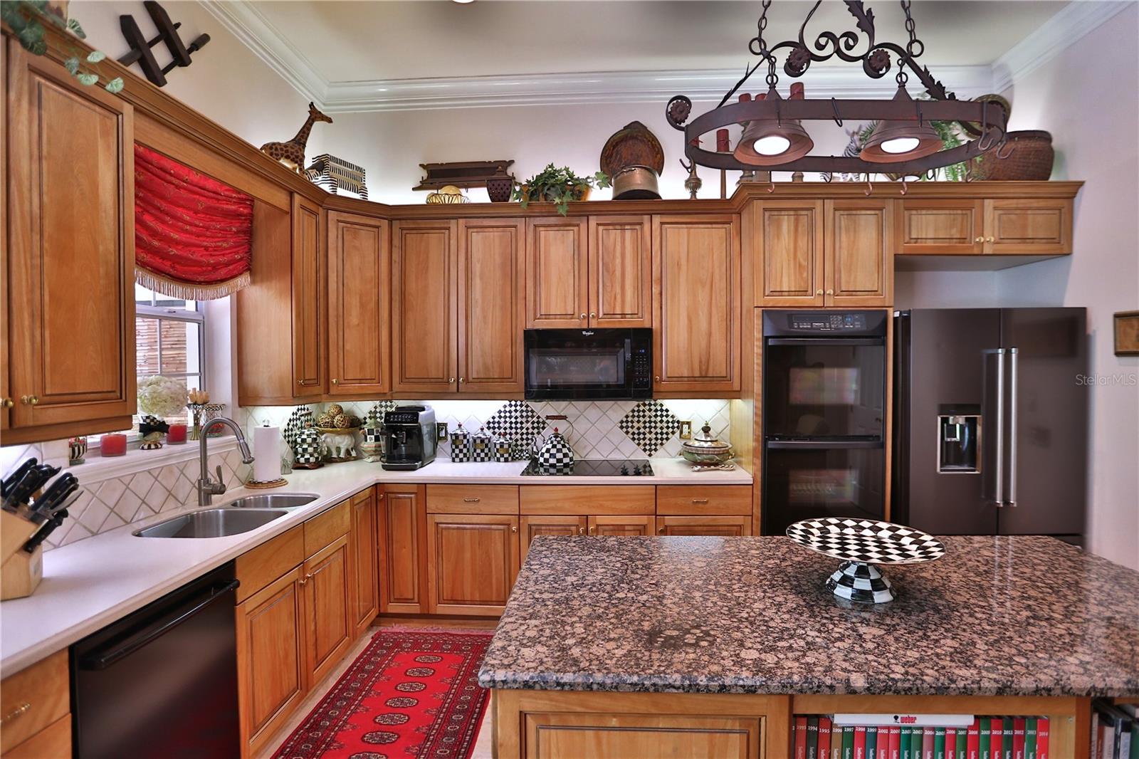 Listing photo id 10 for 1300 43rd Place