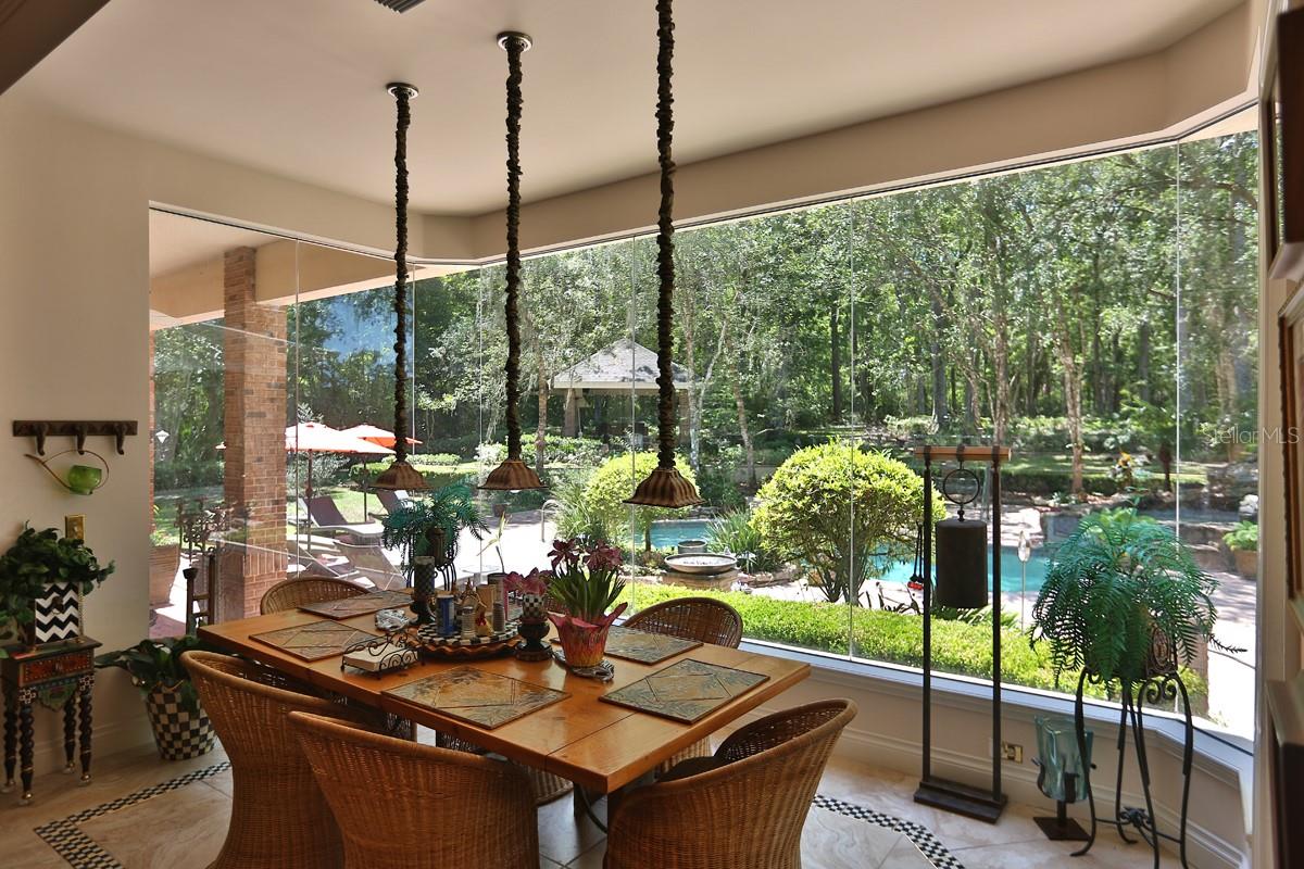 Listing photo id 12 for 1300 43rd Place