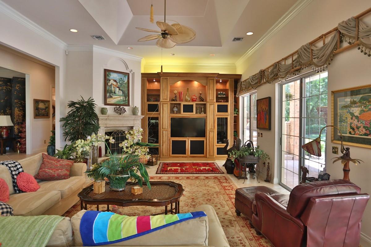 Listing photo id 13 for 1300 43rd Place